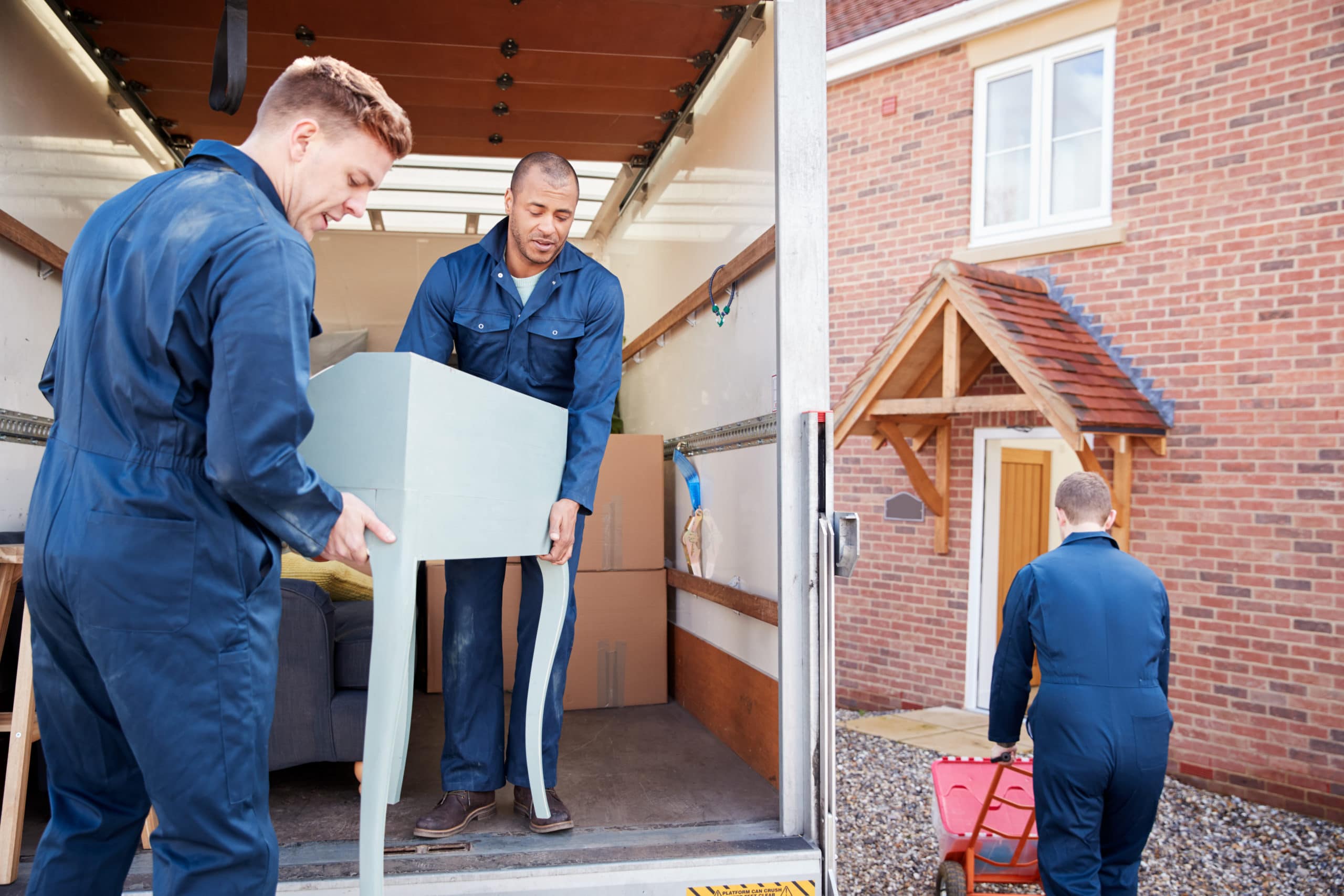 Read more about the article How to Hire a Moving Company